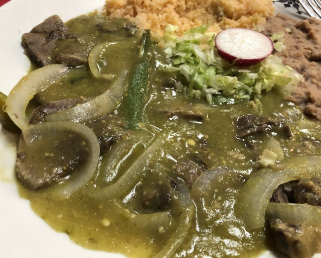 steak in tomatillo sauce plate
